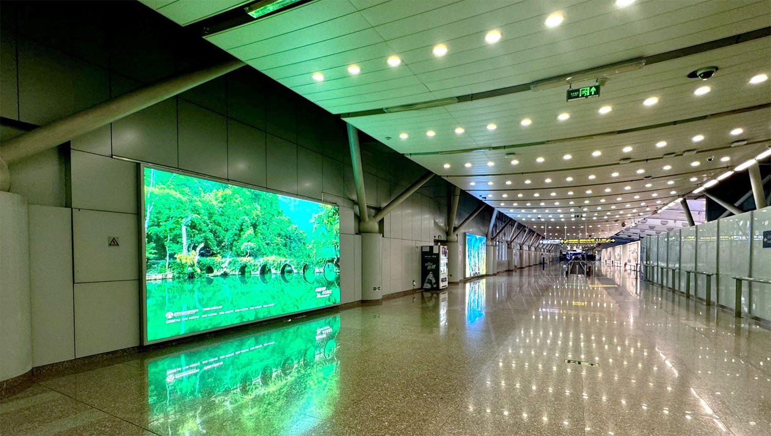 Beijing Capital International Airport T2 International Arrival Corridor Light Box